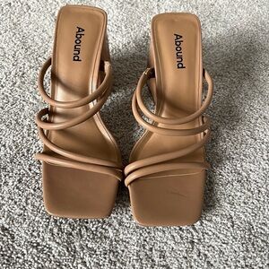 Abound Women's Tan Strappy Sandals 6.5 like new